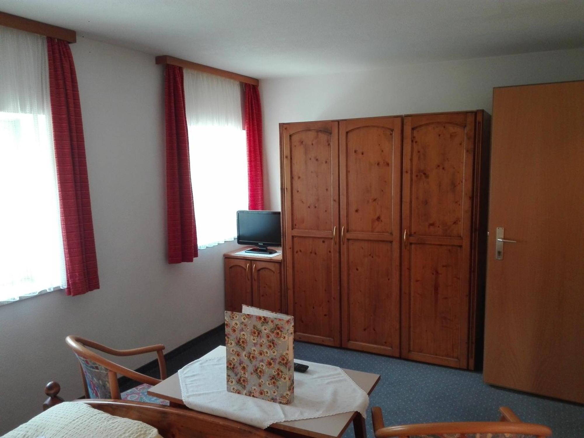 Hotel Haselried Tirolo Ngoại thất bức ảnh